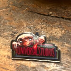 Universal Studios pin ET rare